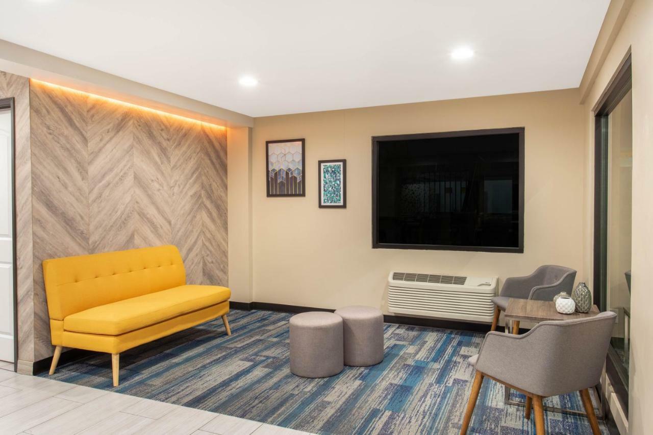Days Inn Merced / Yosemite Area Екстер'єр фото